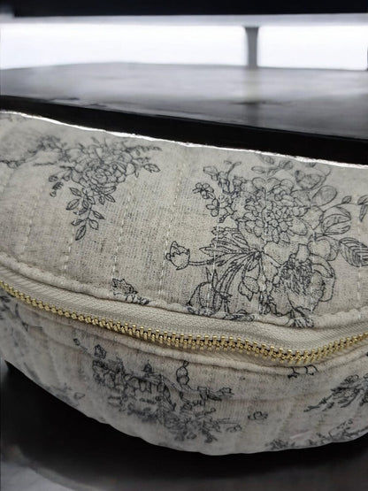 Sac banane en coton matelassé liberty blanc motif floral gris