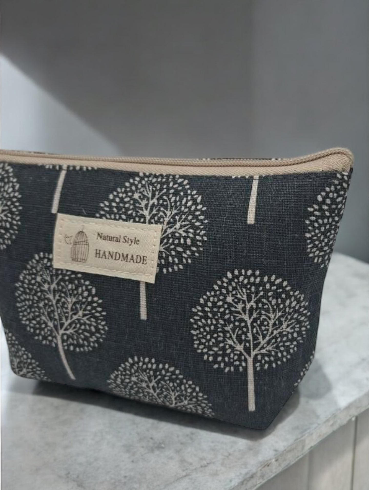 Trousse en coton gris motifs arbres blanc