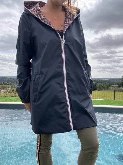 New Lolo - Imperméable réversible long sans garnissage ouate couleur bleu marine/léopard - Curvy