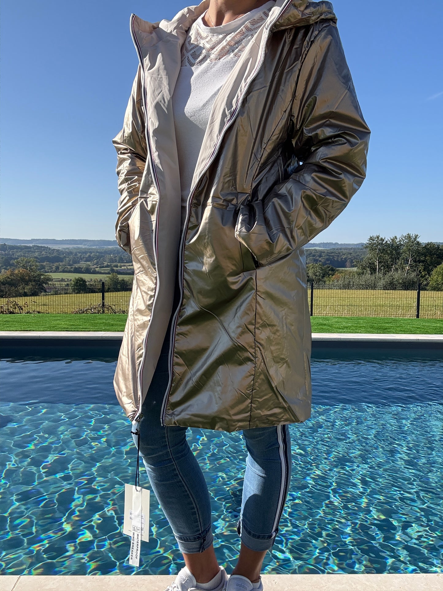 Melya Melody - Imperméable réversible long avec garnissage ouate couleur blanc crème/doré - Curvy