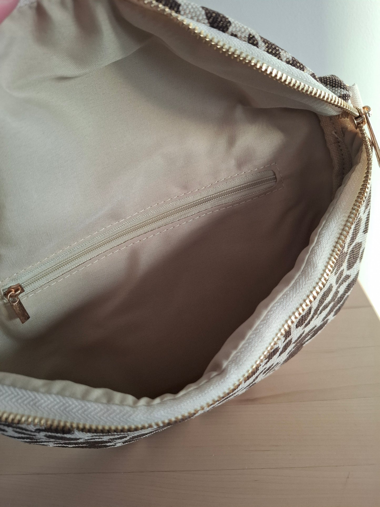 Sac banane en tissu motif léopard teintes marron et beige