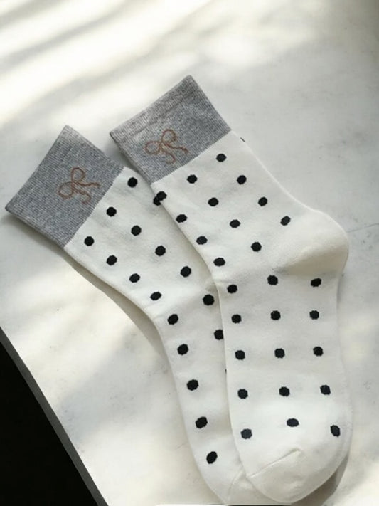 Nouveautés - Chaussettes blanches en coton à pois noir avec bordure grise et motif nœud marron