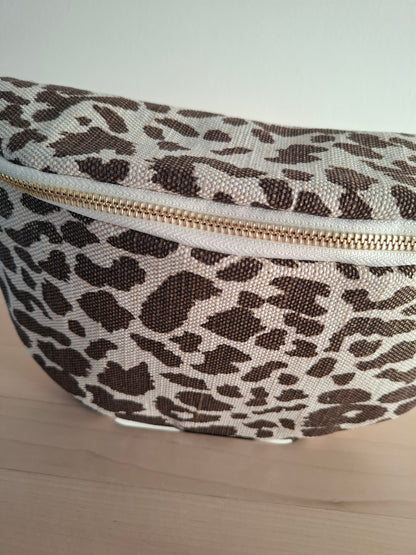 Sac banane en tissu motif léopard teintes marron et beige