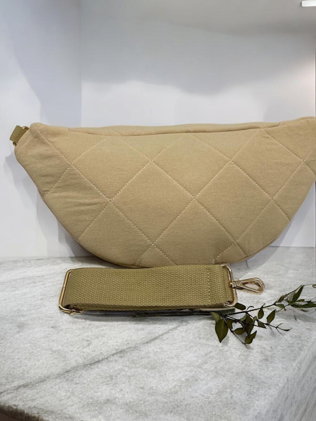 Sac banane gaze de coton matelassé beige