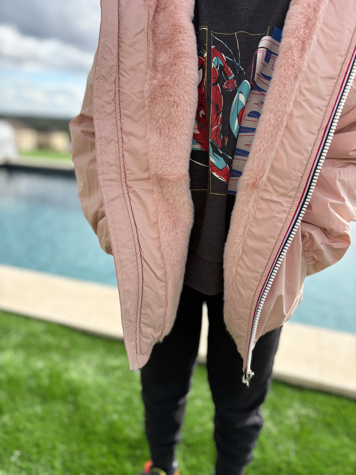 Laura Jo - ENFANT (Fille) Imperméable court doublé en fausse fourrure rose