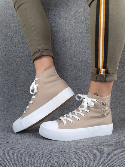 Chaussures baskets hautes tissu beige taupe blanc inscription "LOVE" style converse