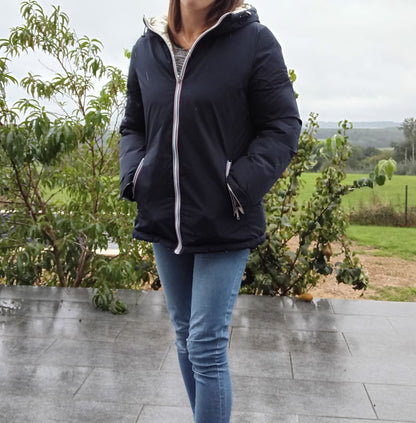 Melya Melody - Manteau court réversible et imperméable matelassé bleu marine/doré