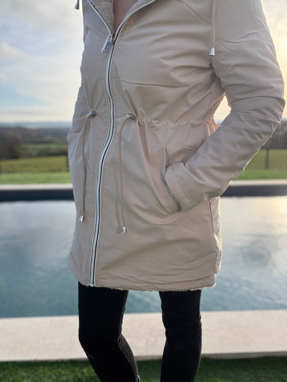 New Lolo - Manteau long beige réversible imperméable fourré fausse fourrure avec un cordon de resserrage à la taille