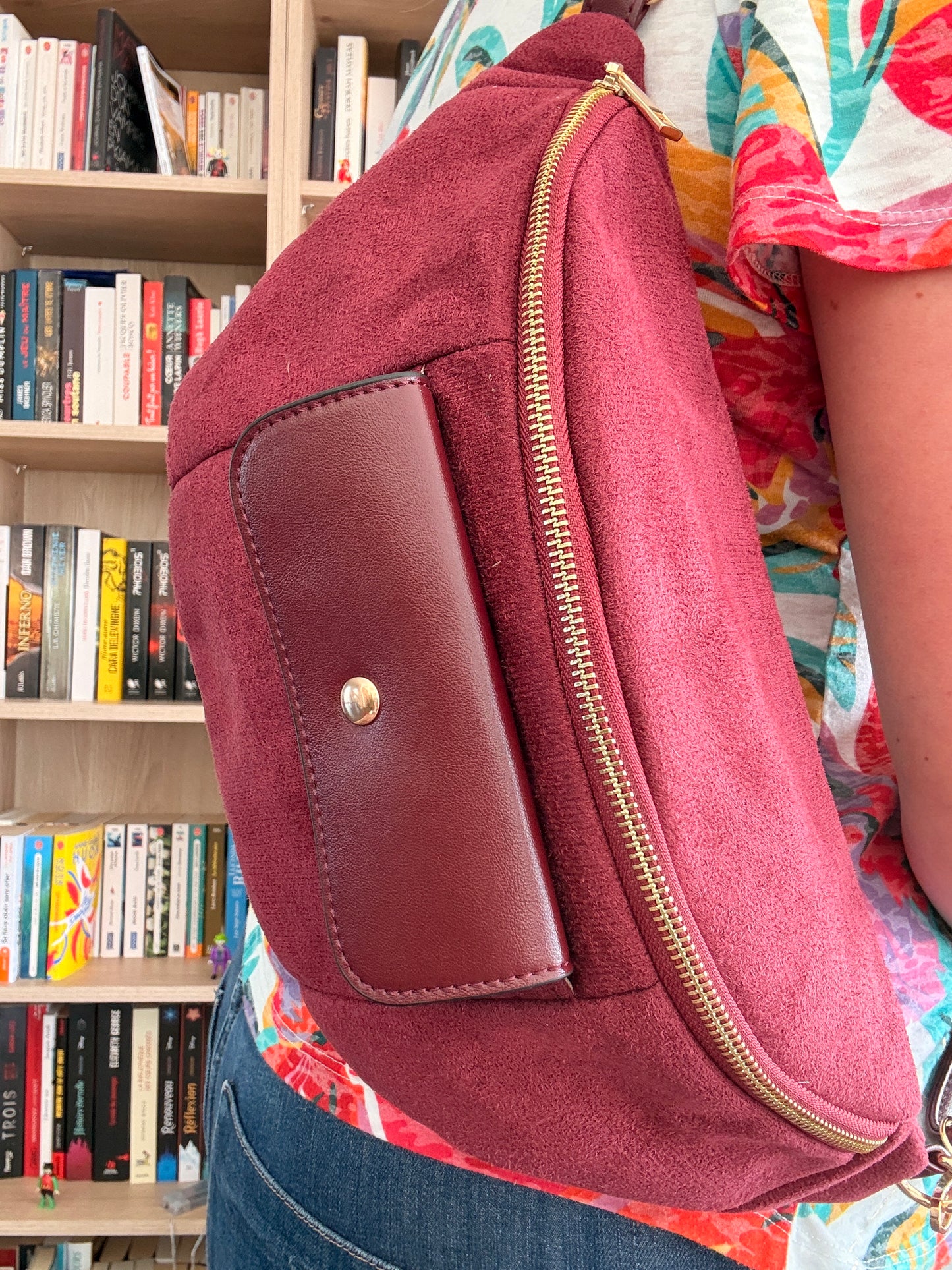 Sac banane XL femme rouge bordeaux effet daim et simili cuir – grand format tendance, bandoulière réglable, poche zippée