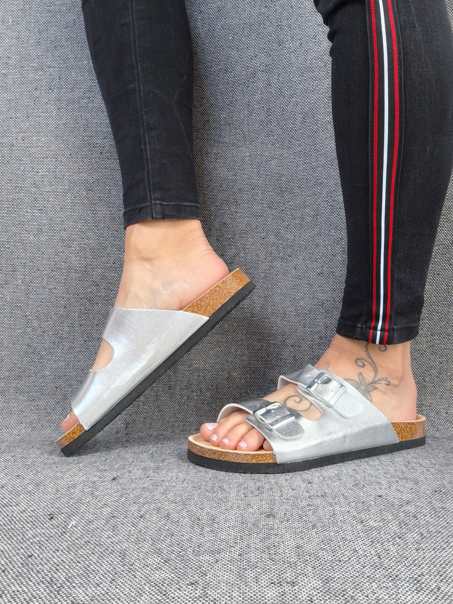Chaussures sandales intérieur cuir argentée style Birk