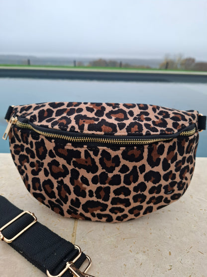 Sac banane en velours côtelé marron et noir imprimé léopard