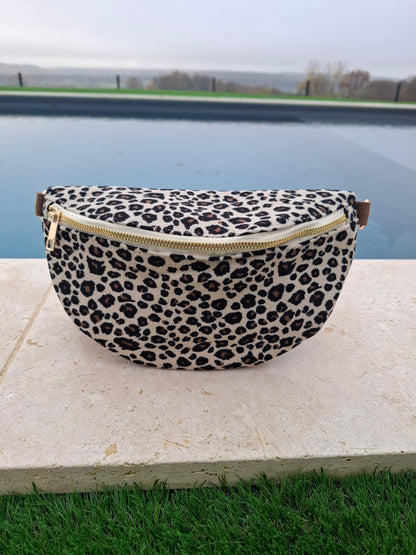 Sac banane en velours côtelé beige et noir imprimé léopard