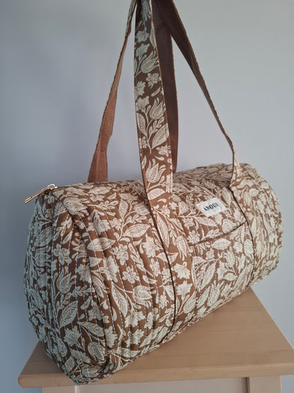 Sac polochon en coton matelassé liberty floral toile de jouy camel et blanc