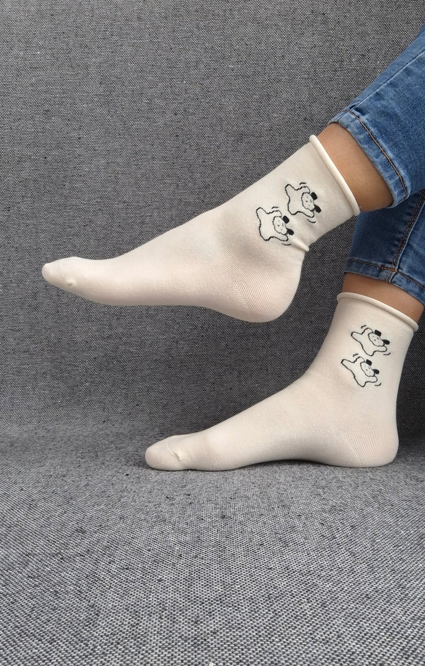 Paire de chaussettes blanches en coton à motifs deux petits chiens noirs