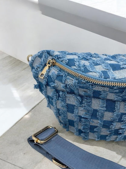 Sac banane en denim carrés bleu clair