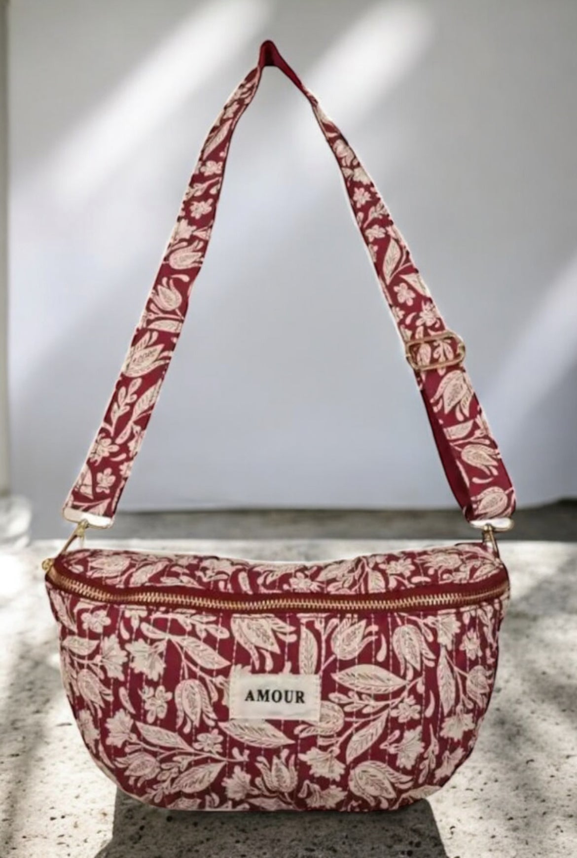 Sac banane coton matelassé liberty floral toile de jouy rouge bordeaux et blanc