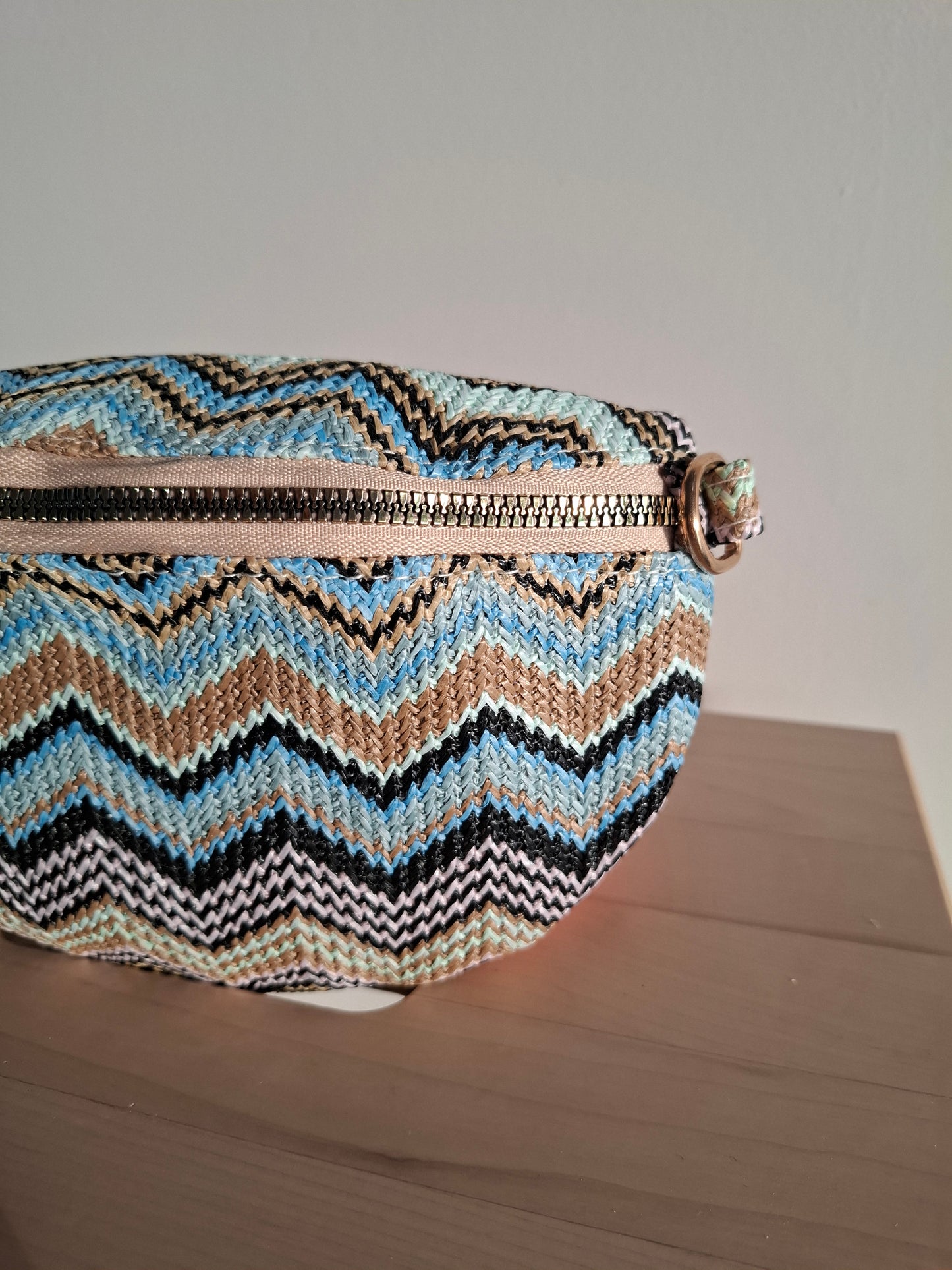 Sac banane en tissu à motif zigzag multicolore