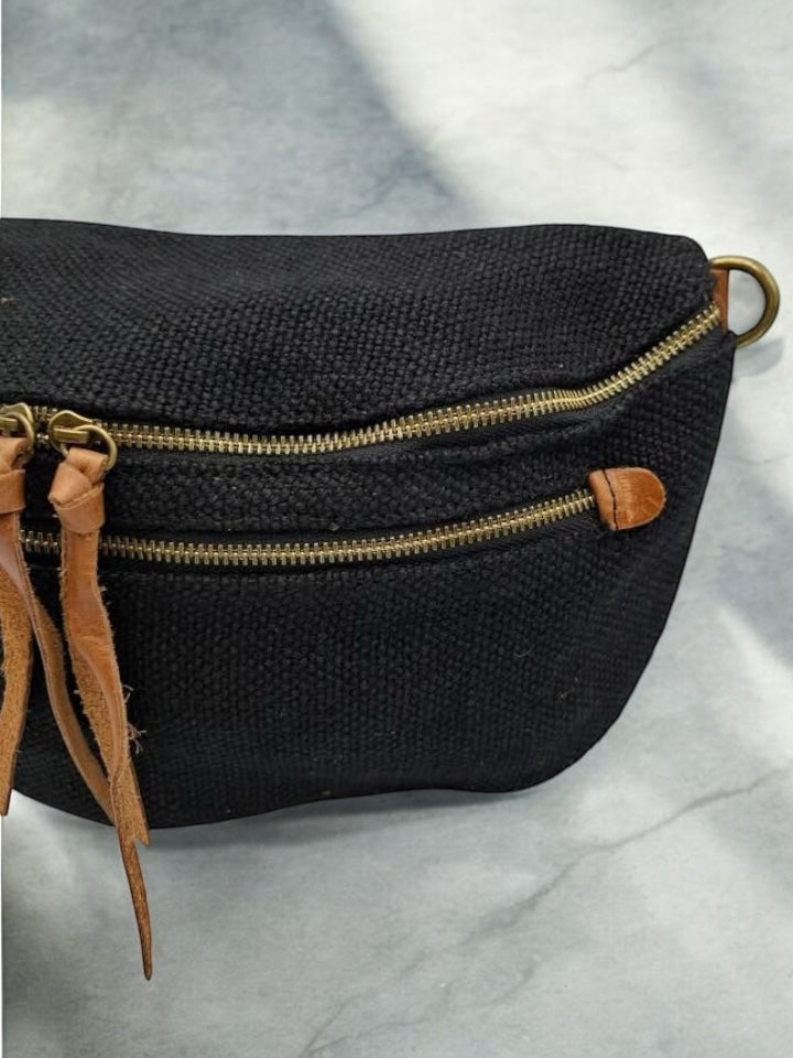 Sac banane en jute noir 2 poches doubles curseurs