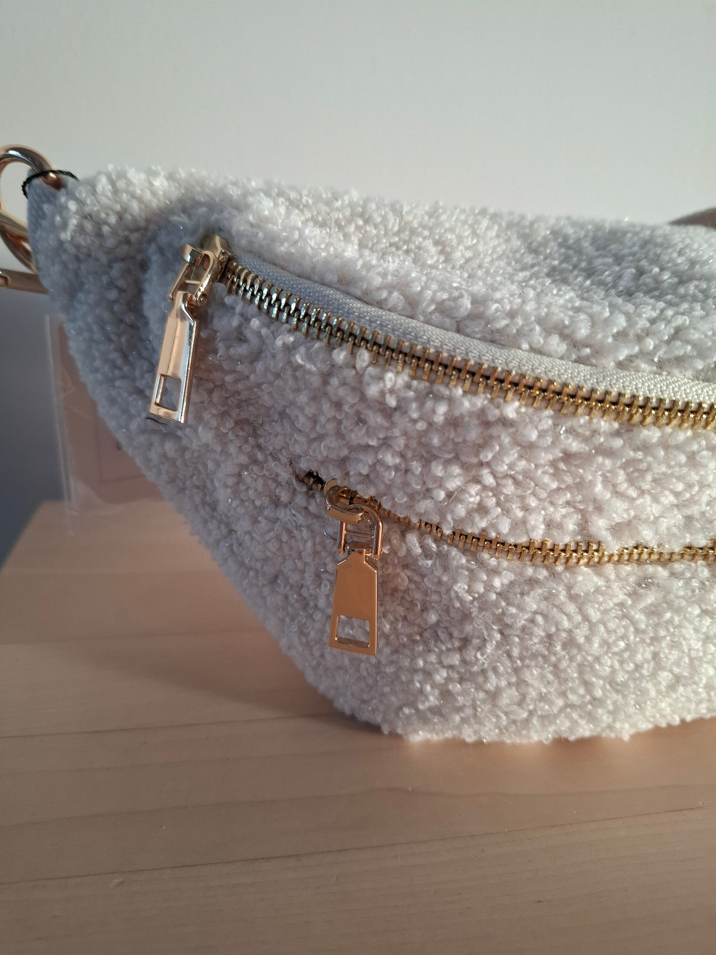 Sac banane peluche moumoute 2 poches blanc cassé
