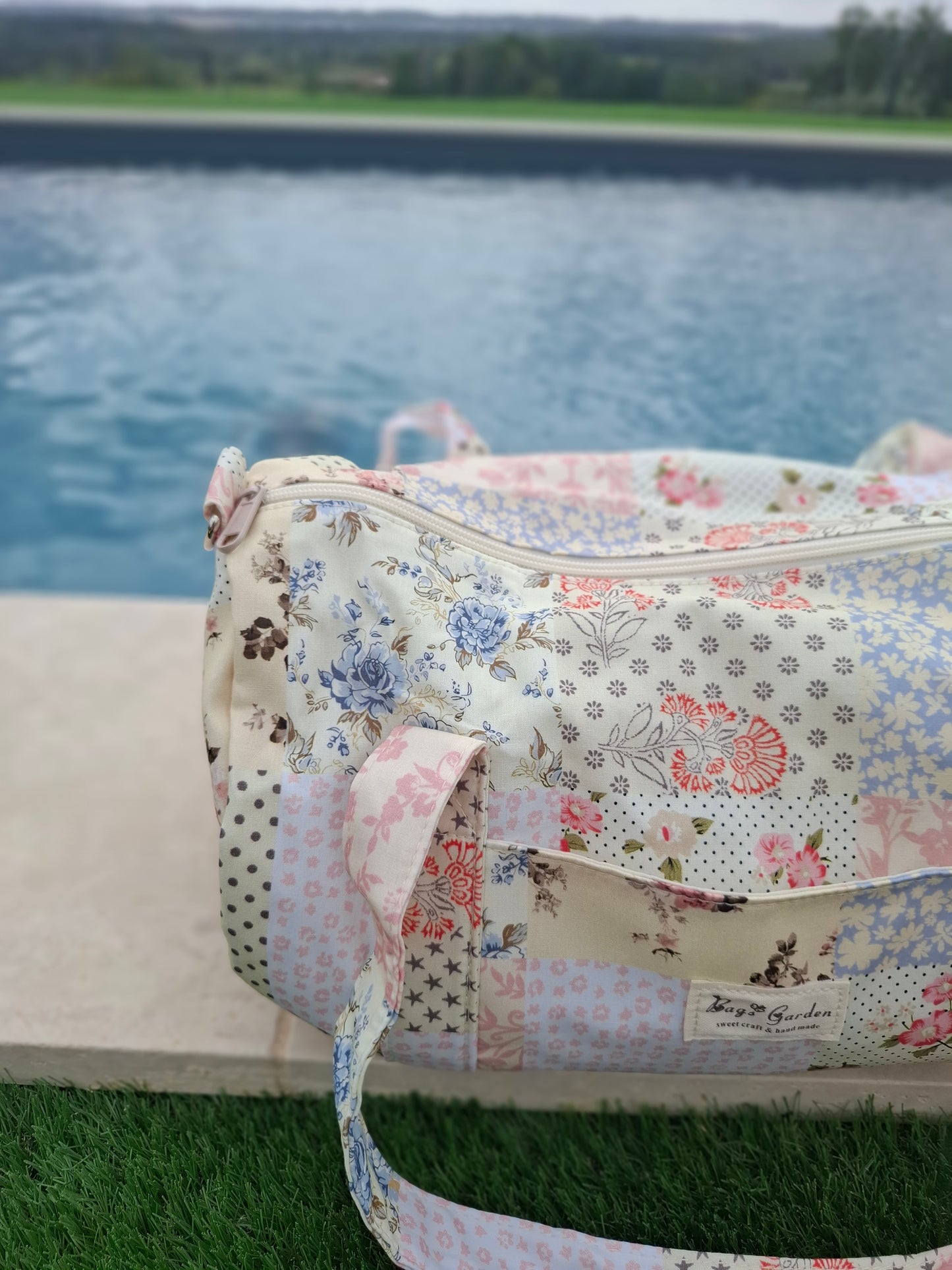 Sac polochon week end de voyage en tissu coton patchwork multicolore fleuri bleu clair orange