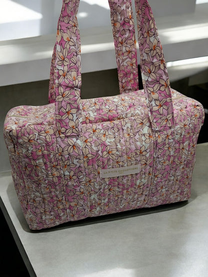 Sac week-end polochon en coton matelassé rose liberty fleuri rose et taupe