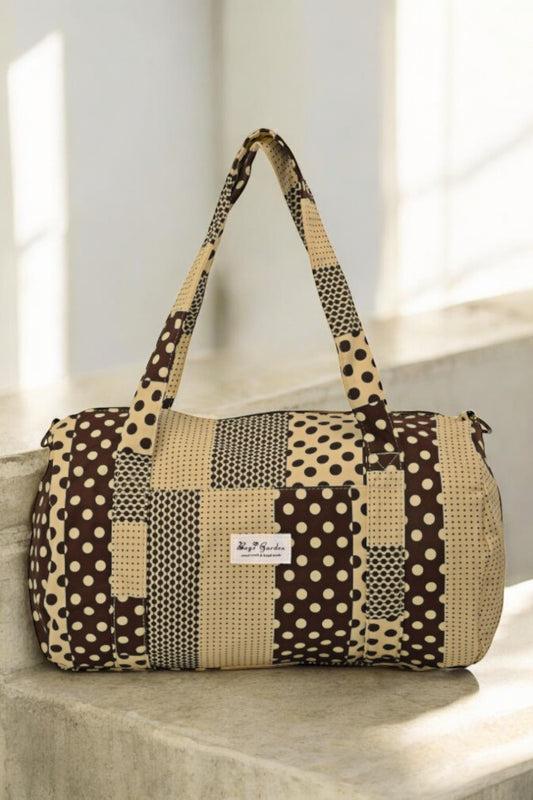 Sac polochon week end de voyage en tissu coton patchwork motifs à pois marron et taupe
