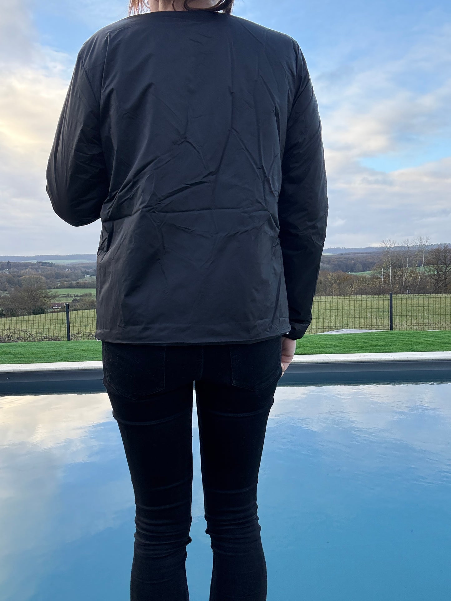 Laura Jo - Veste courte reversible noire avec doublure en sherpa beige