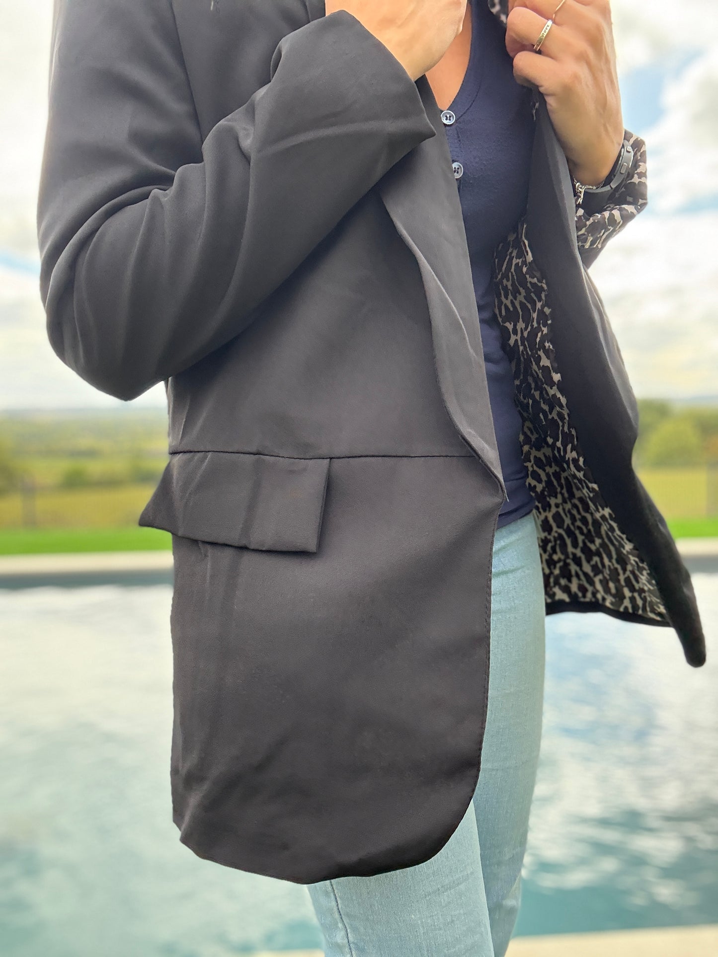 Veste blazer noir avec détails léopard