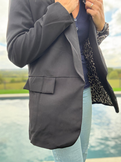 Veste blazer noir avec détails léopard