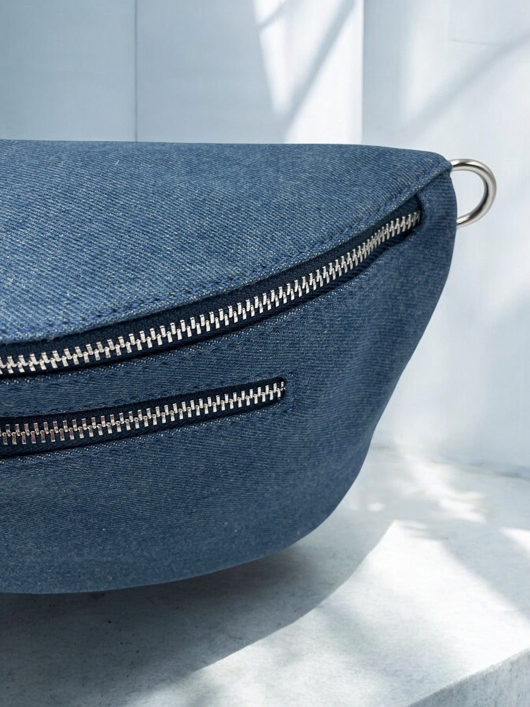 Sac banane tissu jean bleu foncé 2 poches