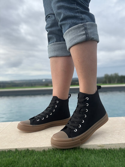 Chaussures baskets hautes en tissu noir et marron style converse