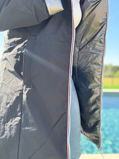 Melya Melody - Imperméable réversible long avec garnissage ouate couleur noir/argenté - Curvy