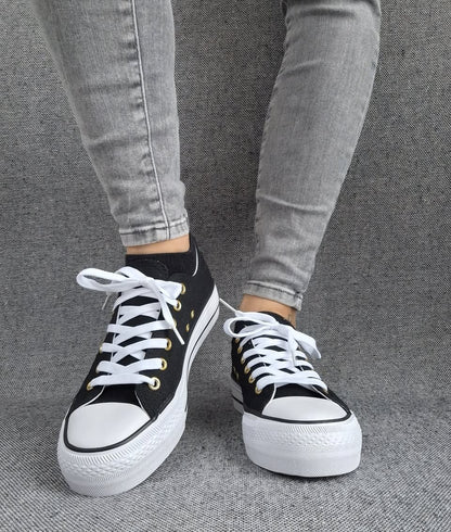 Chaussures baskets basses en toile noir avec inscription “Amor” style converse