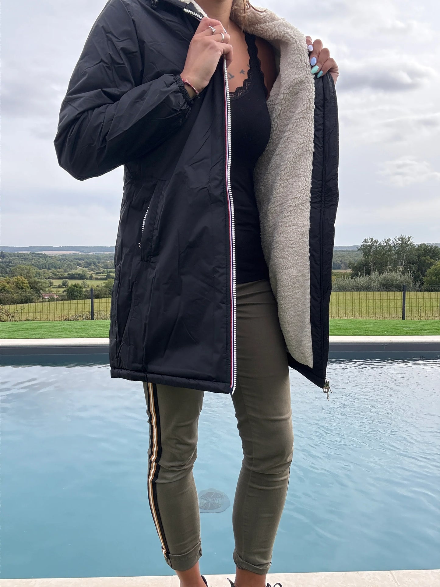 Laura Jo - Imperméable fourré long fausse fourrure noir intérieur sherpa beige - Curvy