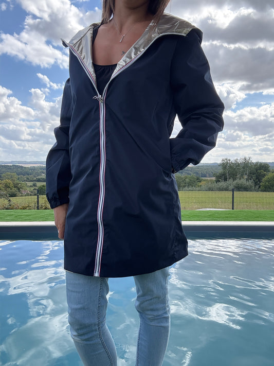 Melya Melody - Manteau léger long réversible imperméable bleu marine doré Curvy