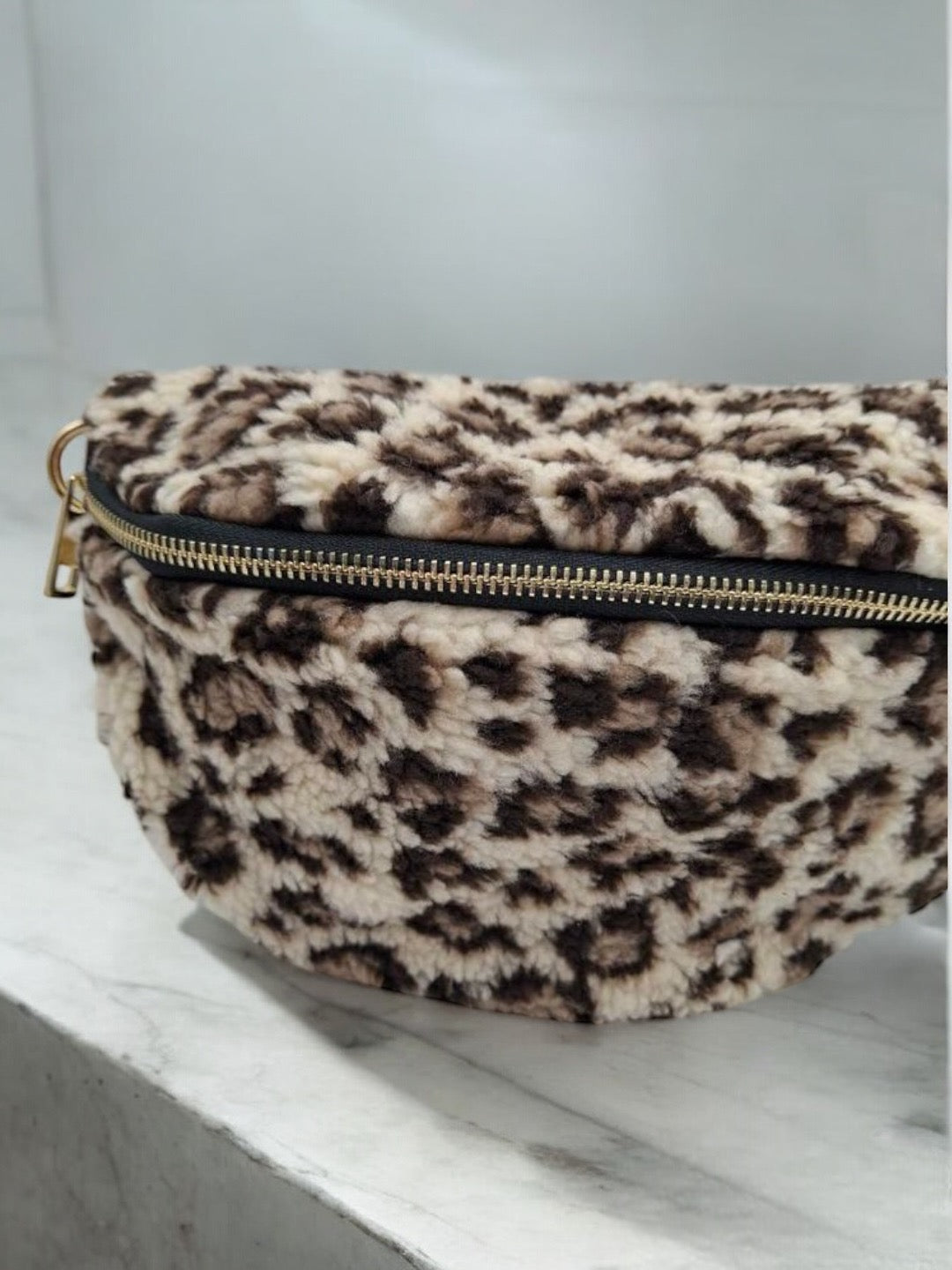 Sac banane peluche moumoute léopard beige