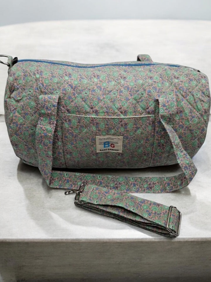 Sac polochon en coton matelassé motifs liberty vert et parme