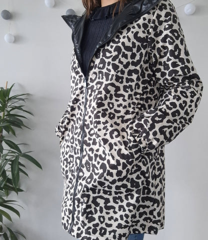 Attrait Paris - Manteau long sans ouate imperméable noir réversible avec motif léopard avec capuche