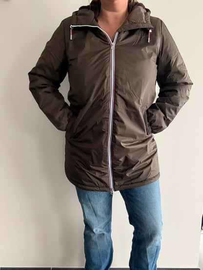 Parka imperméable longue pour femme Laura Jo, manteau marron chocolat fourré avec capuche, vêtements d'hiver élégants.