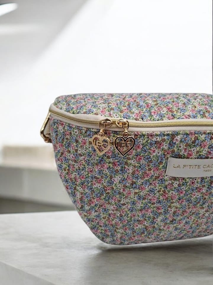 Sac banane en coton liberty fleuri rose pastel « La Ptite cachottière »