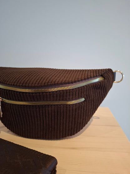 Sac banane velours côtelé 2 poches marron chocolat foncé sangle fantaisie