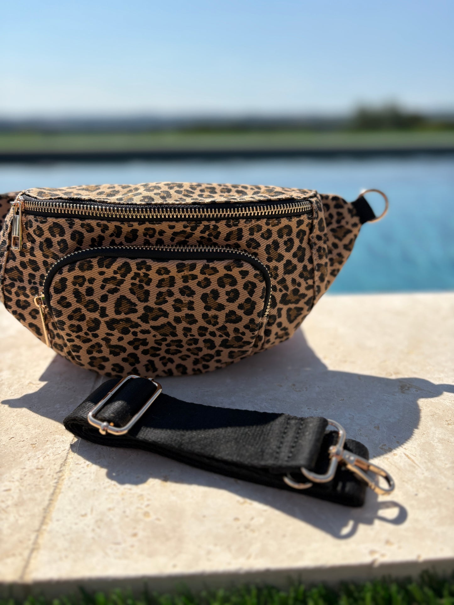 Sac banane en tissu imprimé léopard camel 2 poches