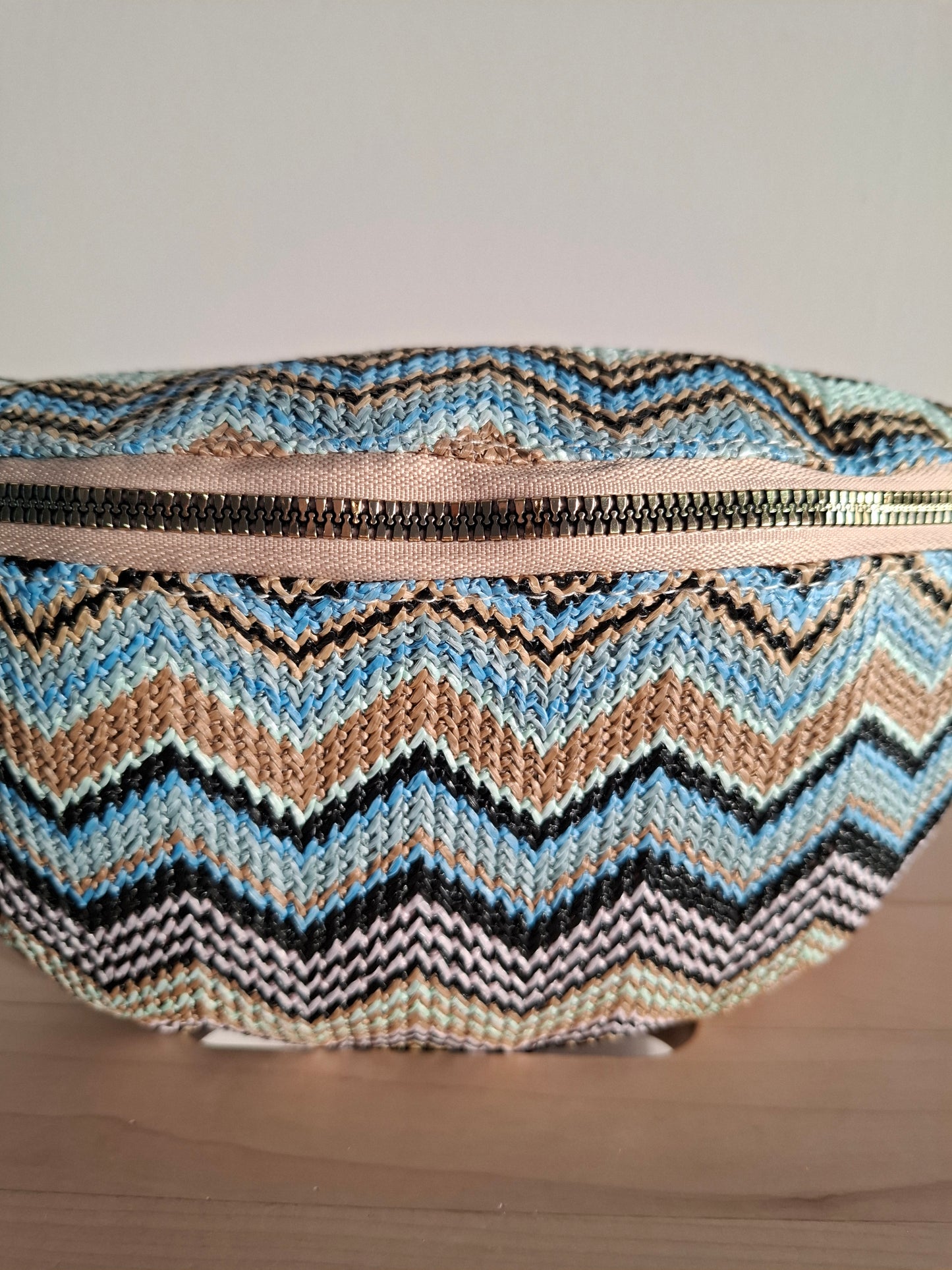 Sac banane en tissu à motif zigzag multicolore