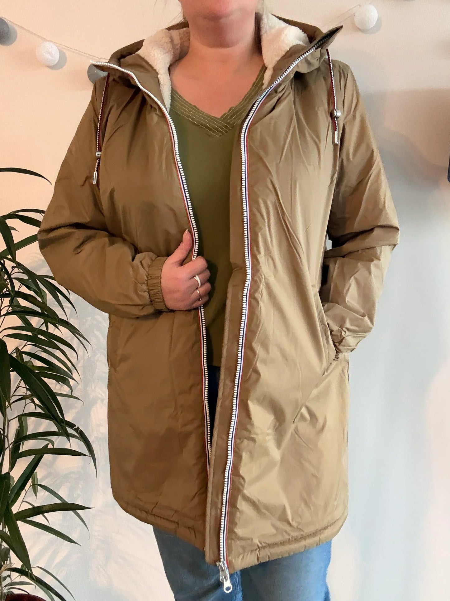 Laura Jo - Imperméable fourré long fausse fourrure camel intérieur sherpa beige - Curvy