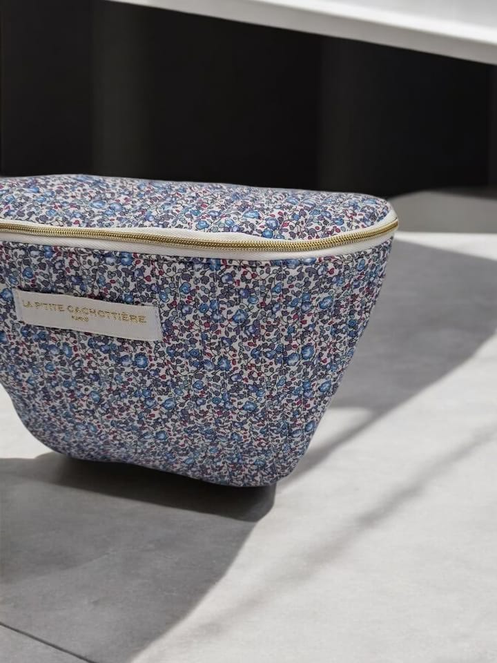 Sac banane en coton liberty fleuri bleu tons rouge « La Ptite cachottière »