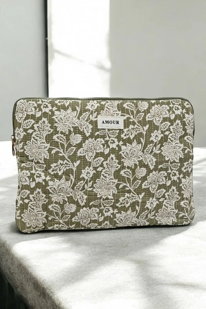 Pochette housse pour ordinateur en coton matelassé liberty floral toile de jouy couleur Kaki et blanc