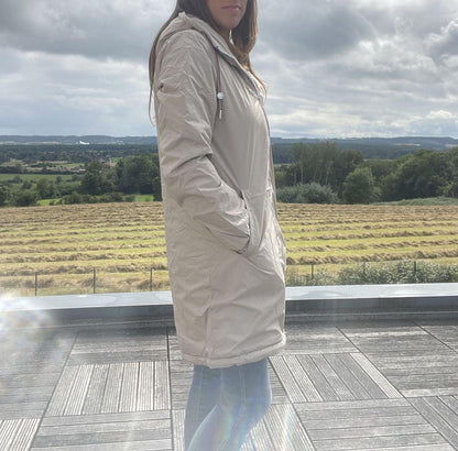 Laura Jo - Imperméable long doublé en fausse fourrure cordon tricolore couleur beige