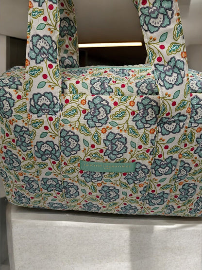 Sac week-end polochon en coton matelassé blanc liberty fleuri jaune et bleu