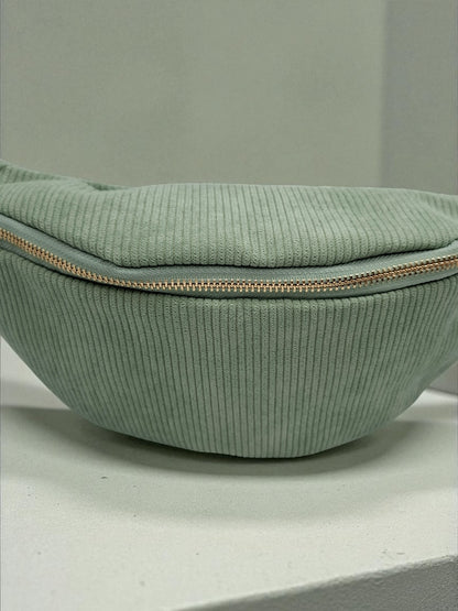 Sac banane velours cotelé vert d’eau