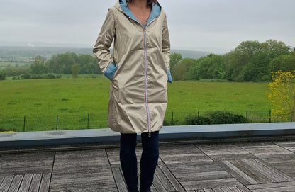 Laura Jo - Imperméable réversible long sans garnissage ouate couleur bleu ciel/doré